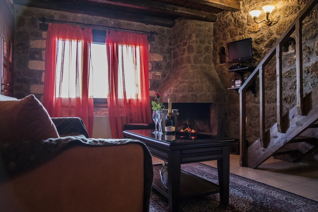 Theasis Suites-Ορεινή Φιλοξενία Kato Sinikia Trikalon Exteriér fotografie