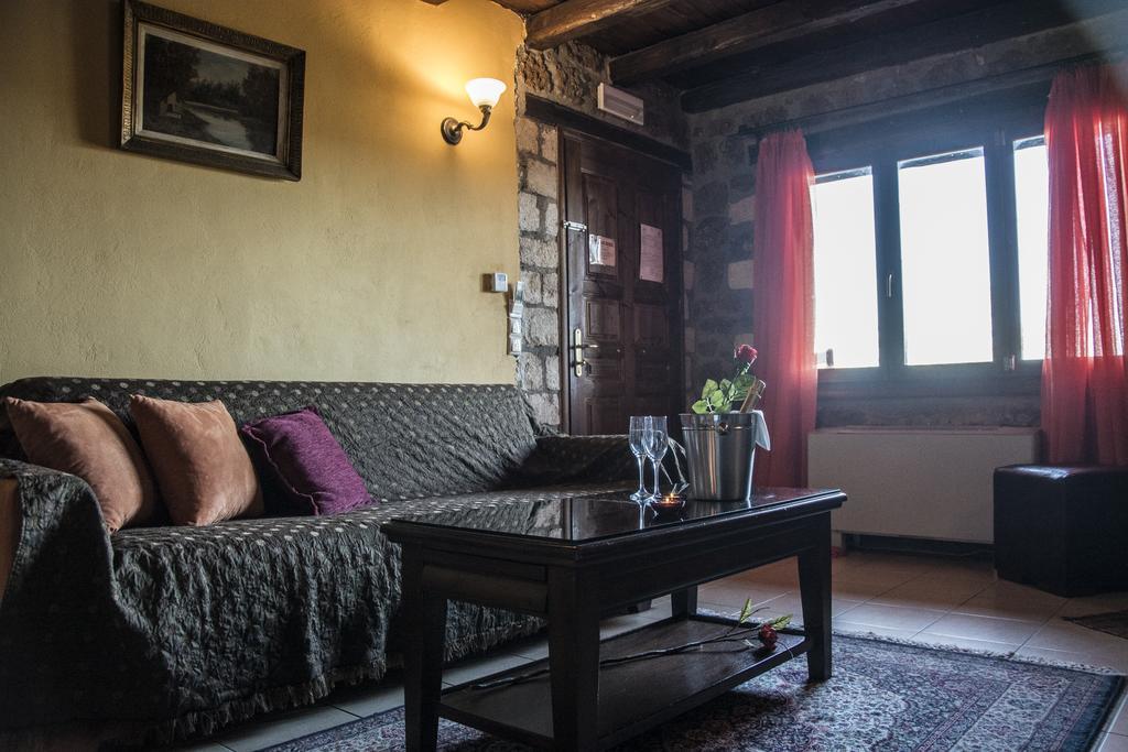 Theasis Suites-Ορεινή Φιλοξενία Kato Sinikia Trikalon Exteriér fotografie